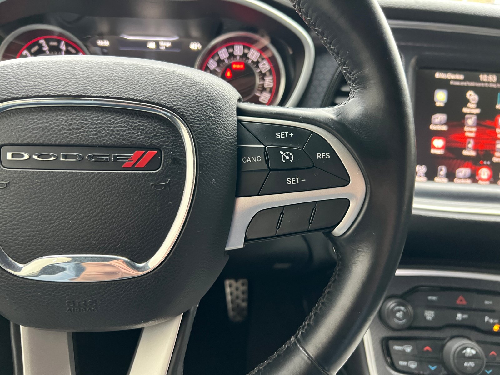 Used 2015 Dodge Challenger R/T Plus RWD image 28