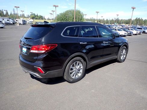 Used 2017 Hyundai Santa Fe SE image 5