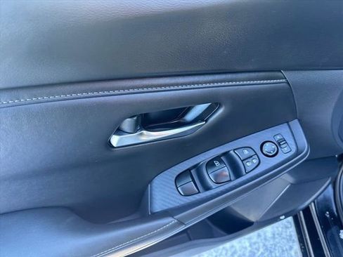 Used 2025 Nissan Sentra SV image 7