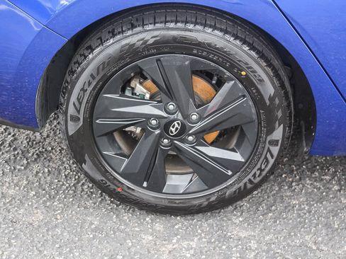 Used 2023 Hyundai Elantra Blue w/ Cargo Package image 9