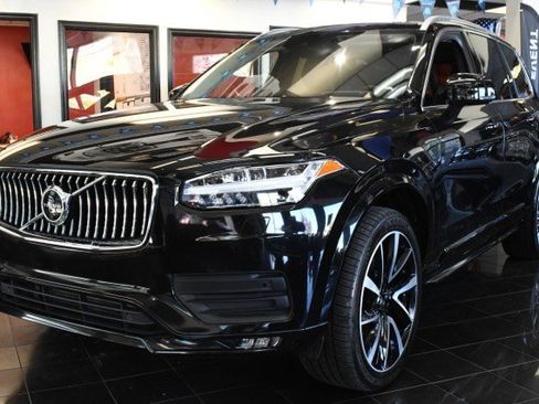 Used 2020 Volvo XC90 T6 Momentum w/ Protection Package Premier AWD/4WD image 1