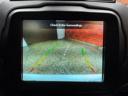 Used 2021 Jeep Renegade Limited w/ Luxury Group II image 21