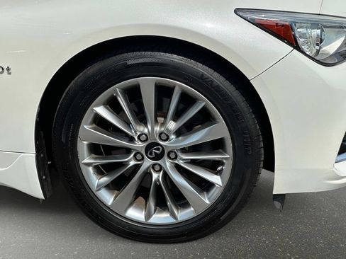 Used 2019 INFINITI Q50 Luxe w/ Essential Package (3.0T Luxe) AWD/4WD image 7