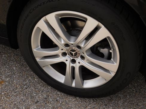 Used 2020 Mercedes-Benz S 560 4MATIC Sedan image 9