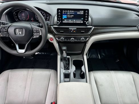 Used 2019 Honda Accord EX image 17