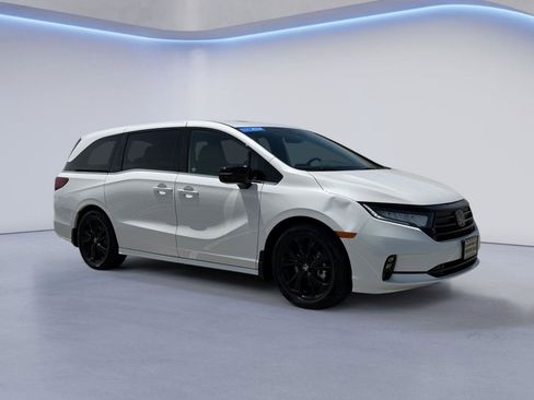 Certified 2024 Honda Odyssey Sport image 1