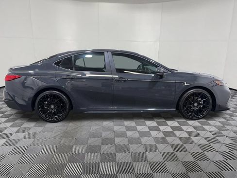 Used 2026 Toyota Camry SE FWD image 8