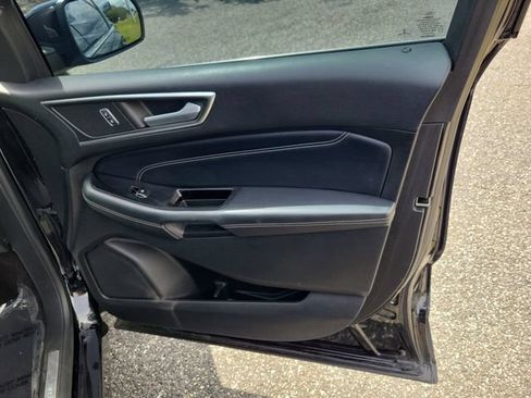 Used 2016 Ford Edge Titanium w/ Technology Package FWD image 36