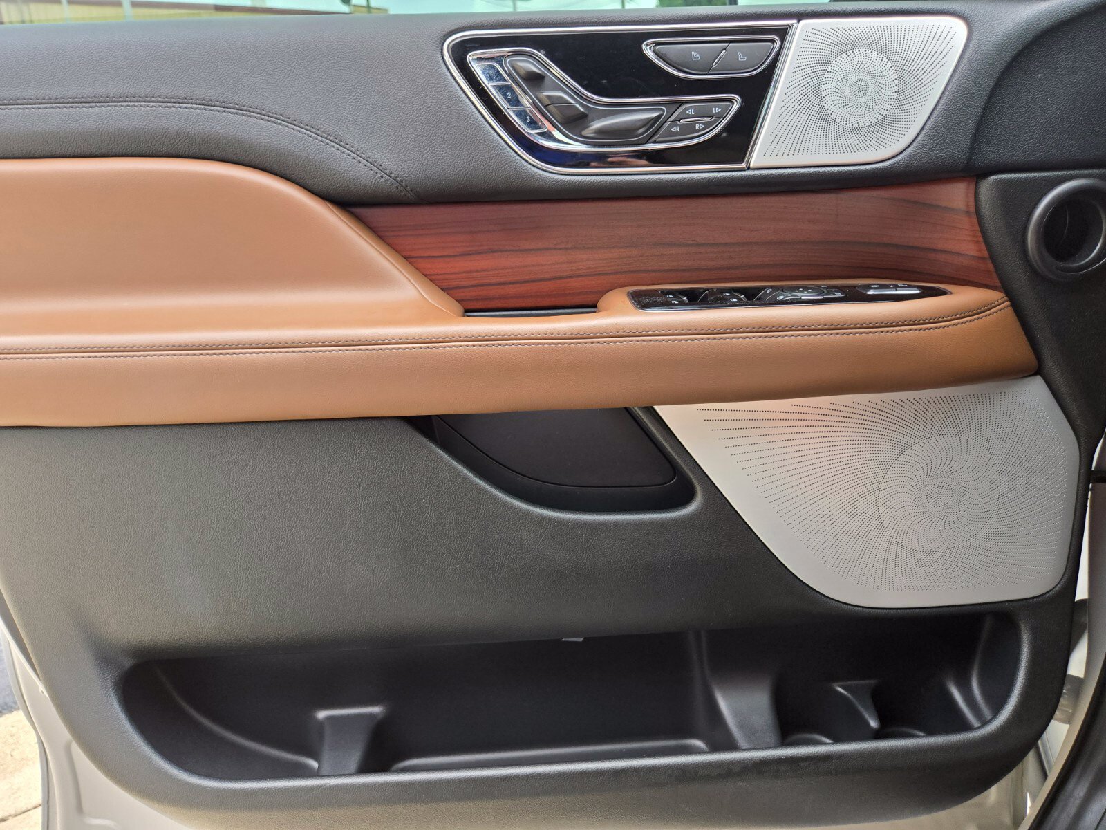 Used 2023 Lincoln Navigator Reserve AWD/4WD image 43