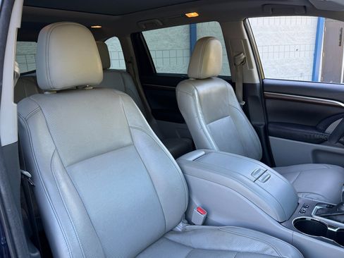 Used 2016 Toyota Highlander Limited image 20