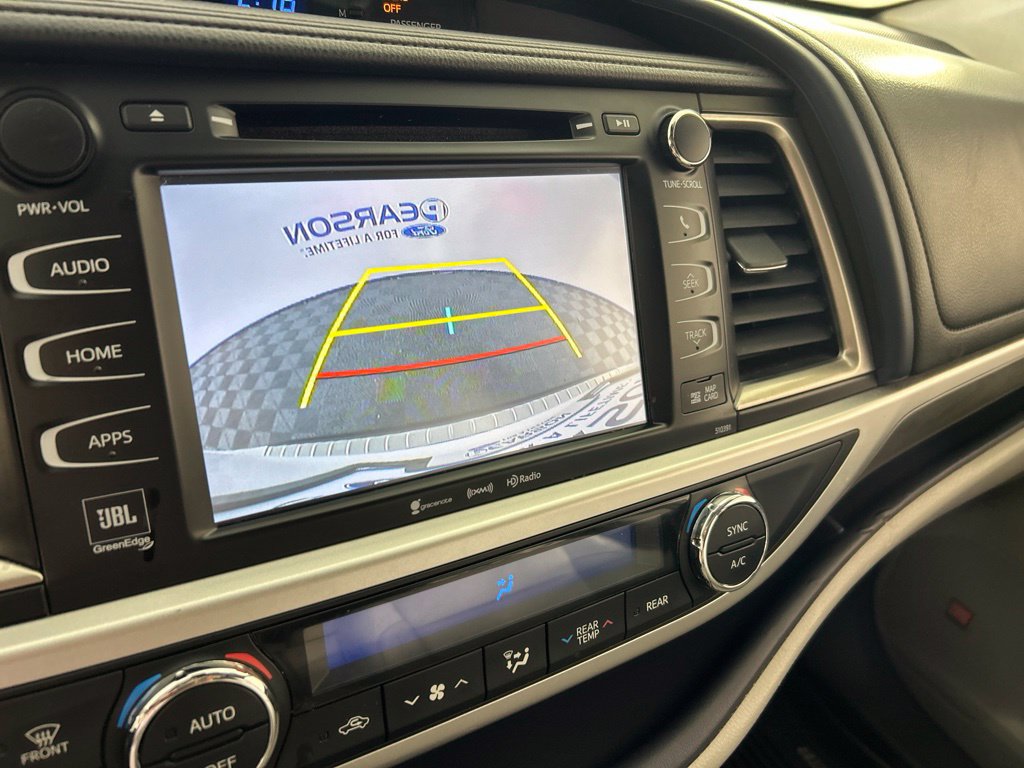 Used 2019 Toyota Highlander Limited AWD/4WD image 17