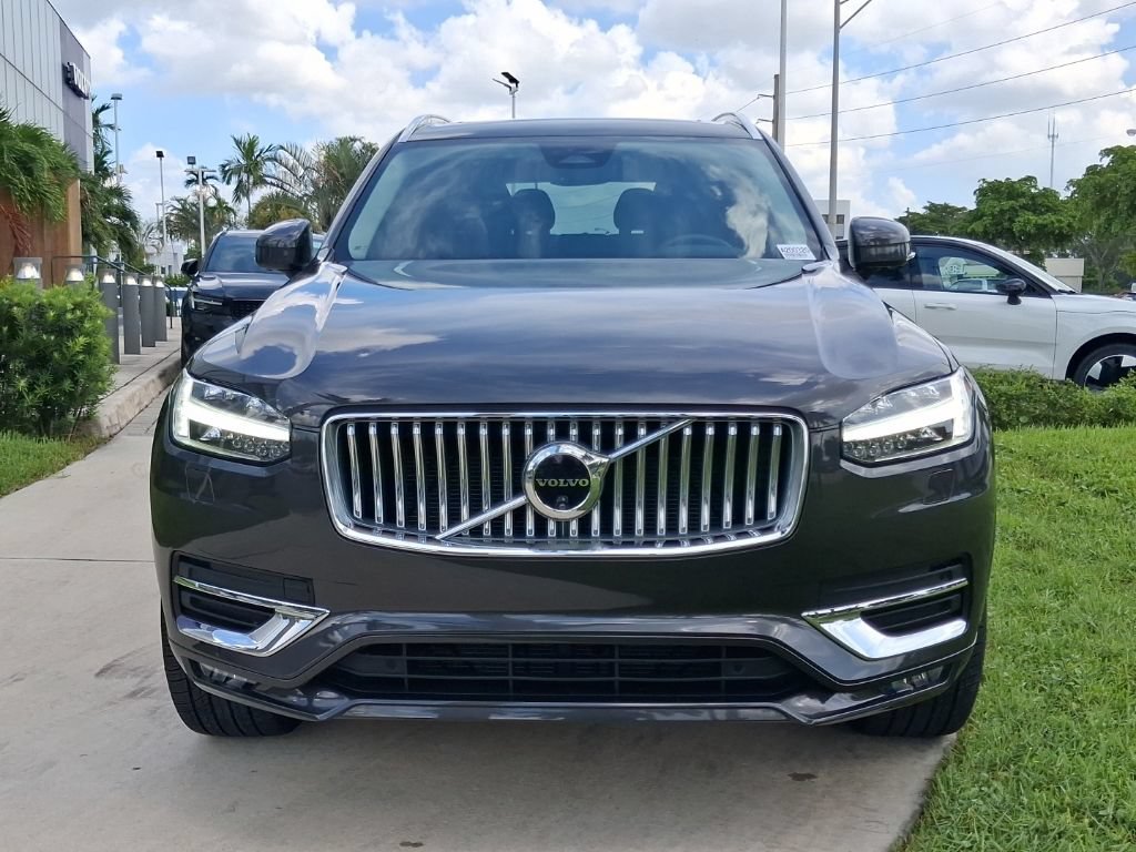Used 2024 Volvo XC90 B5 Plus AWD/4WD image 2