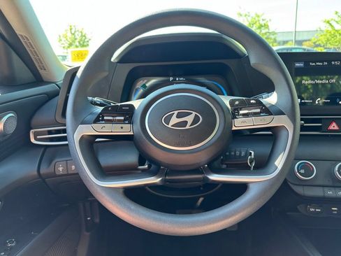 Certified 2026 Hyundai Elantra SE FWD image 20