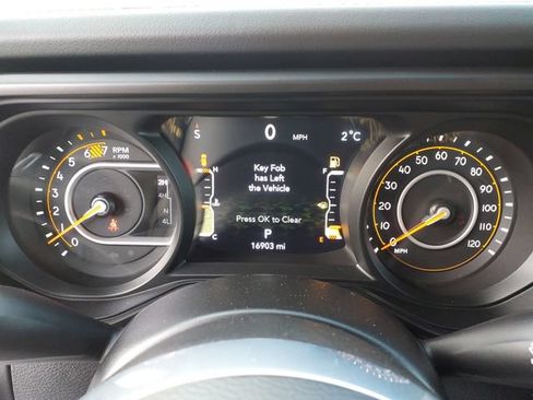 Used 2024 Jeep Wrangler Unlimited Sahara w/ Technology Group AWD/4WD image 14