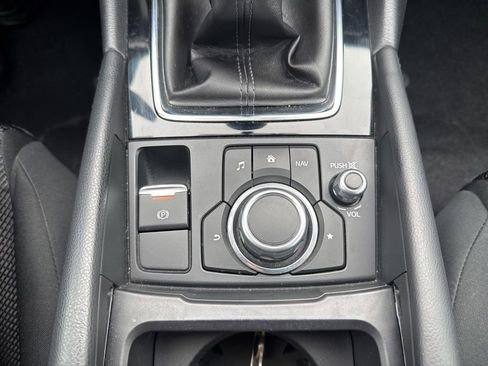 Used 2017 MAZDA MAZDA3 Sport image 29