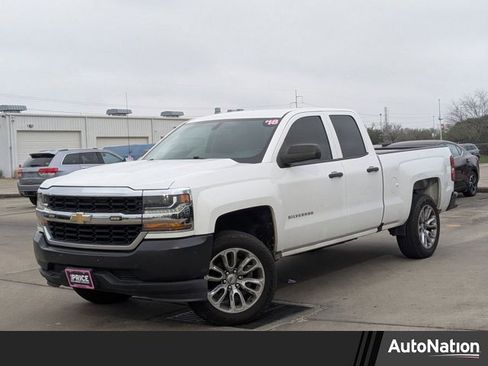 Used 2018 Chevrolet Silverado 1500 W/T w/ Trailering Package image 1
