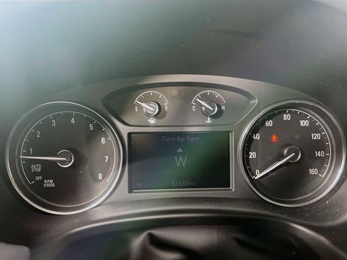 Used 2021 Buick Enclave Essence image 10