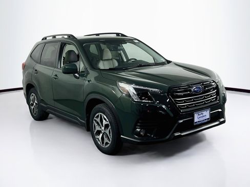 Used 2024 Subaru Forester Premium AWD/4WD image 3