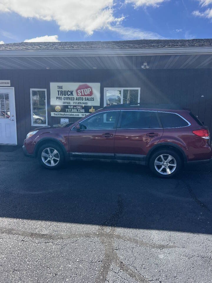 Used 2013 Subaru Outback 3.6R Limited w/ Moonroof Pkg AWD/4WD image 2