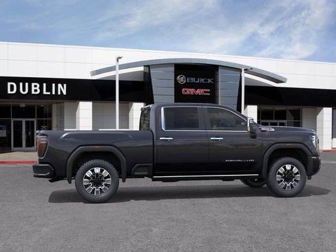 New 2026 GMC Sierra 2500 Denali w/ Denali Reserve Package image 3
