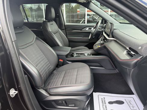 Used 2025 Ford Explorer ST-Line AWD/4WD image 11