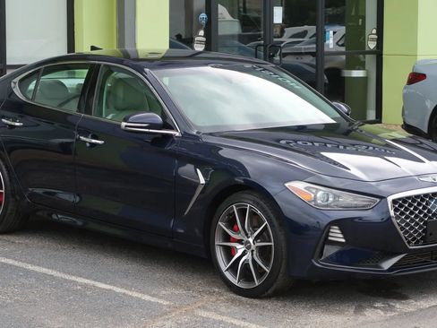 Used 2019 Genesis G70 2.0T Sport RWD image 5