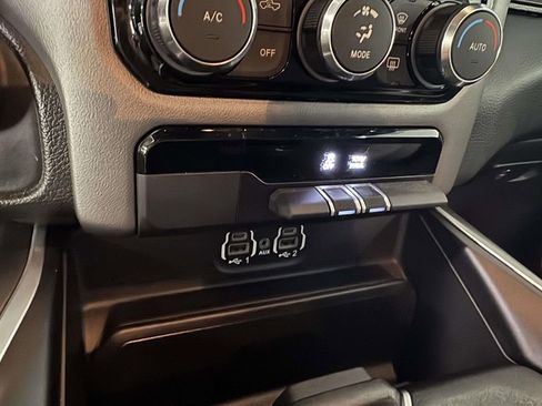 Used 2022 RAM 1500 Big Horn AWD/4WD image 24