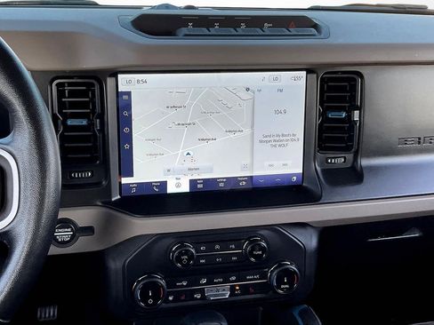 Used 2022 Ford Bronco Wildtrak image 6