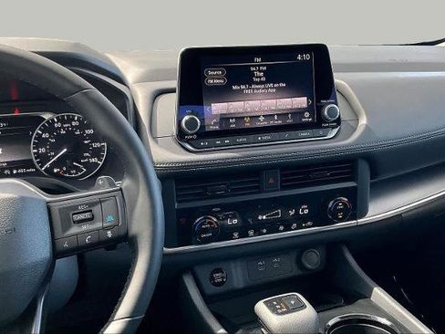 Certified 2026 Nissan Rogue SV FWD image 7