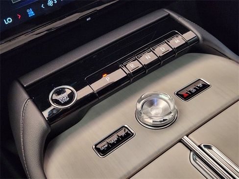 New 2025 Lincoln Navigator Reserve w/ Jet Appearance Package image 18