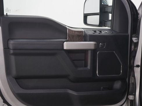 Used 2018 Ford F250 Lariat w/ Lariat Ultimate Package AWD/4WD image 20