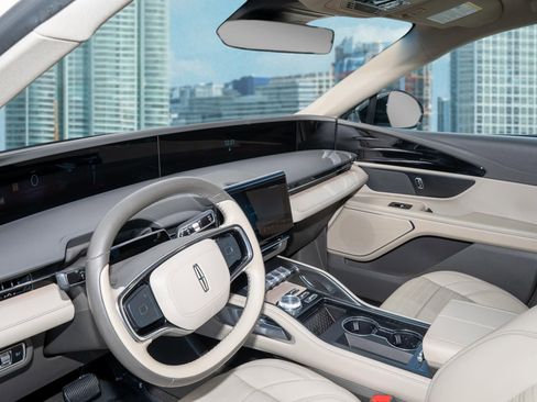 Used 2024 Lincoln Nautilus Reserve image 15