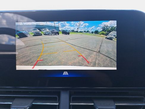 Used 2025 Chevrolet Trax ACTIV w/ Sunroof Package FWD image 23