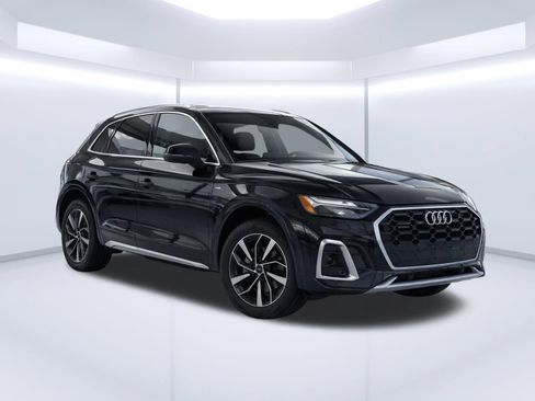 Used 2023 Audi Q5 2.0T Premium Plus w/ Premium Plus Package AWD/4WD image 2