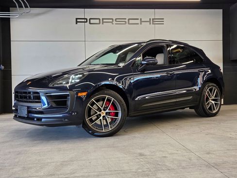 Certified 2022 Porsche Macan S w/ Premium Package Plus AWD/4WD image 1