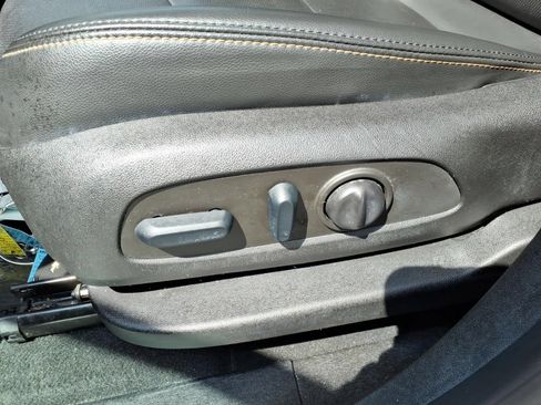 Used 2022 Chevrolet Equinox Premier FWD image 19