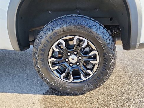 Certified 2022 Chevrolet Silverado 1500 ZR2 w/ Technology Package image 31