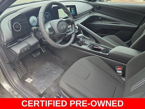 Certified 2025 Hyundai Elantra SEL FWD image 16