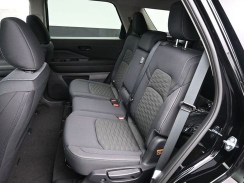 New 2026 Nissan Pathfinder SV w/ SV Premium Package FWD image 12