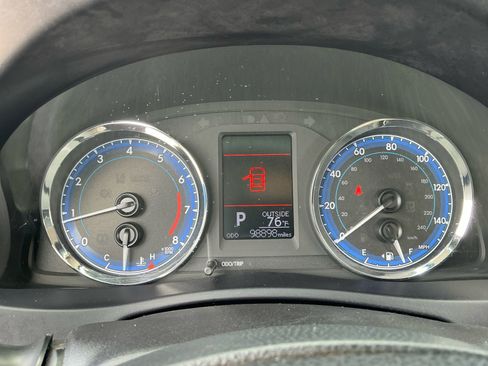 Used 2019 Toyota Corolla LE image 10