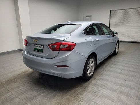 Used 2017 Chevrolet Cruze LT FWD image 9