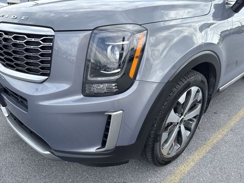 Used 2020 Kia Telluride S w/ S 8 Passenger Seating Package AWD/4WD image 10