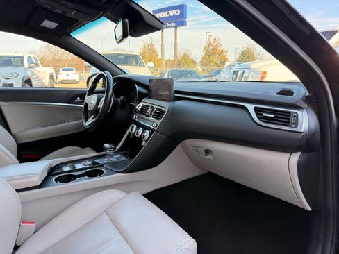 Used 2023 Genesis G70 2.0T image 19