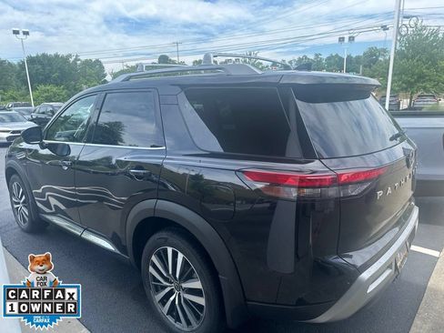 Used 2023 Nissan Pathfinder Platinum AWD/4WD image 3