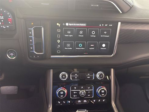 Used 2024 GMC Yukon Denali AWD/4WD image 25