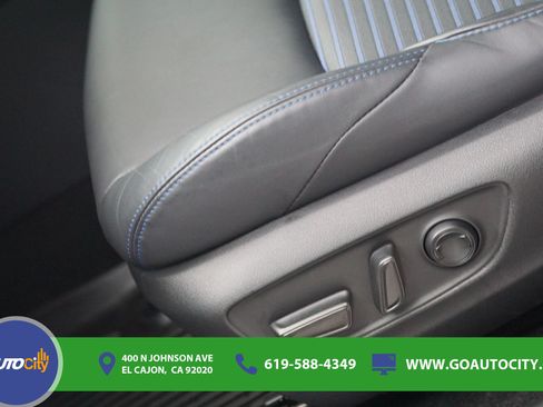 Used 2024 Toyota RAV4 XSE w/ Advanced Technology Package AWD/4WD image 17