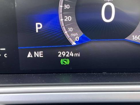 Used 2025 Volkswagen Taos SE AWD/4WD image 27