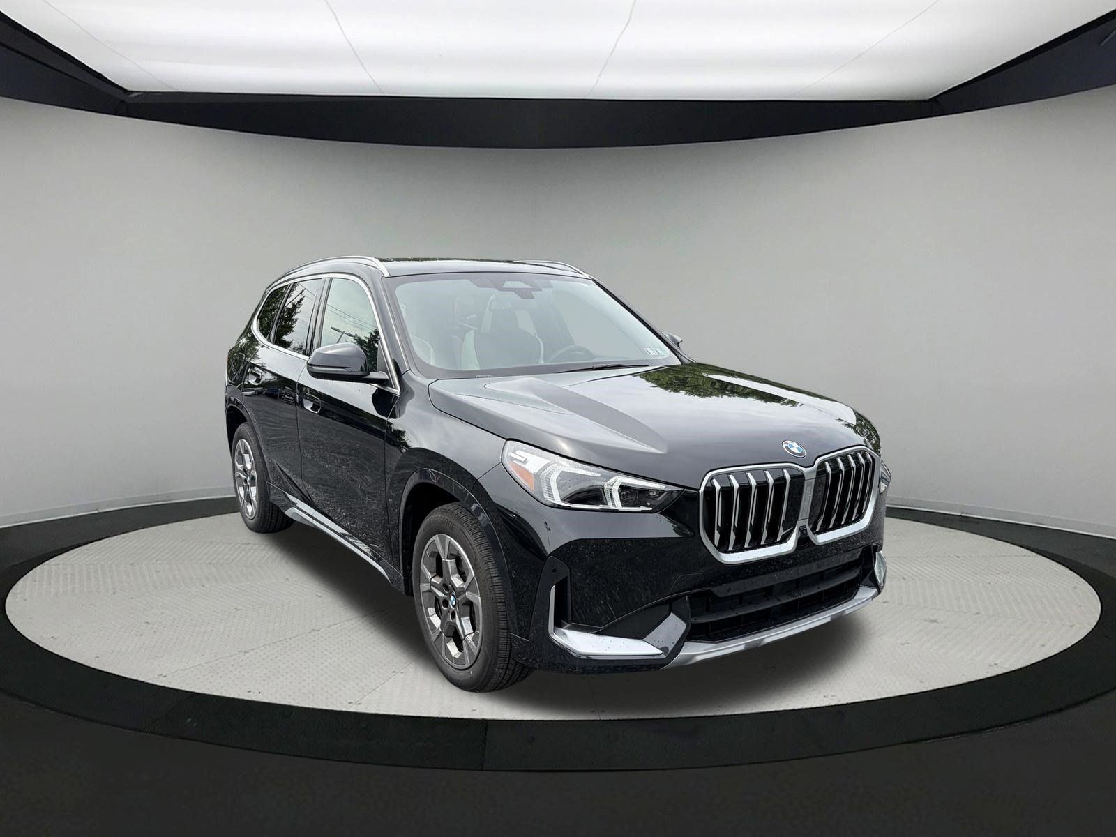Used 2026 BMW X1 xDrive28i w/ Technology Package AWD/4WD image 3