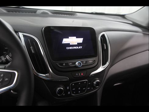 Used 2024 Chevrolet Equinox LT AWD/4WD image 9