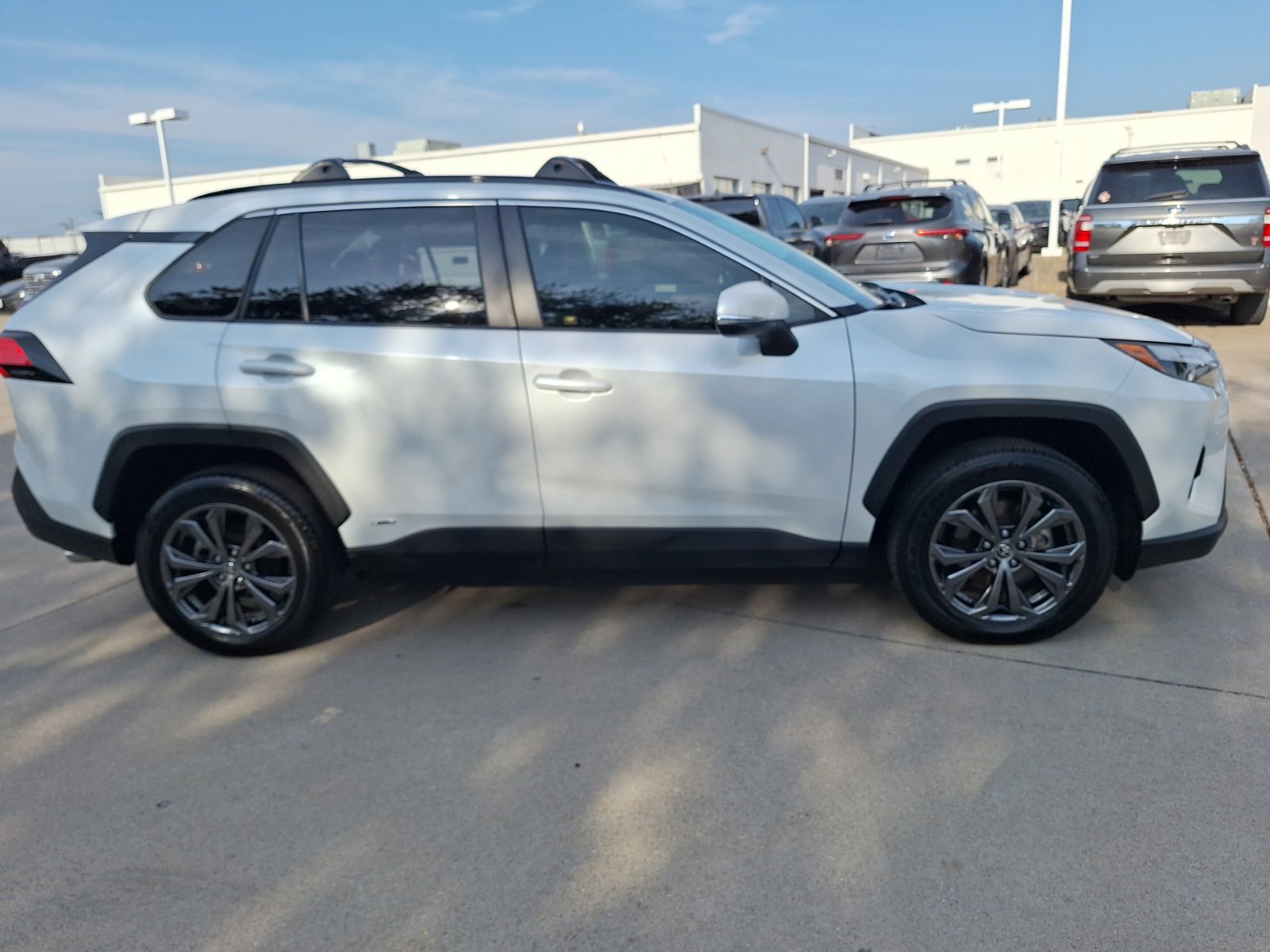 Used 2025 Toyota RAV4 XLE Premium w/ Weather Package AWD/4WD image 7